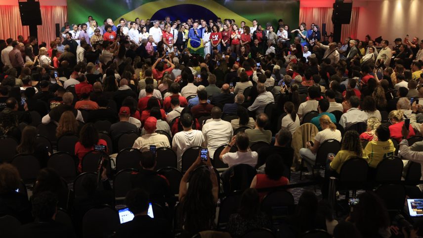 No discurso da vitória, Lula diz que vai governar para todos
