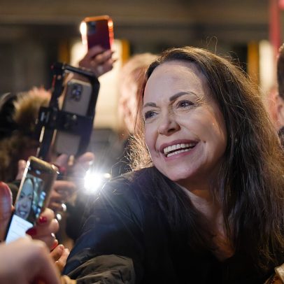 Líder da oposição María Corina Machado retorna à Venezuela