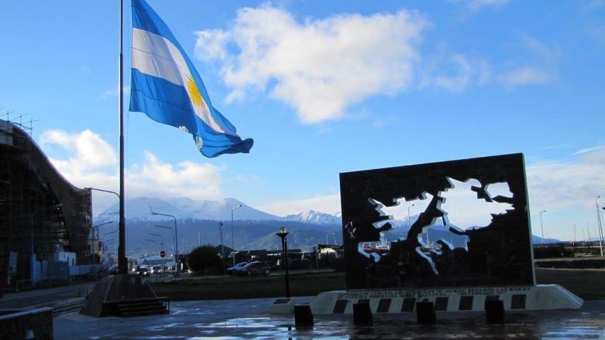 Treino britânico contra invasão nas Malvinas inflama tensão com Argentina