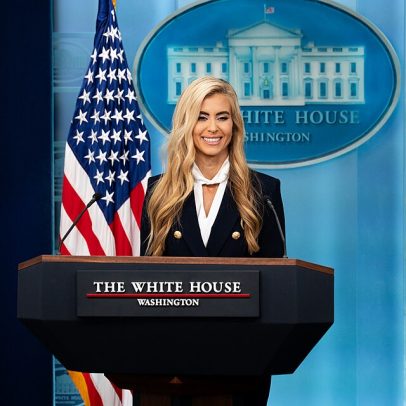Secretária de imprensa de Trump é demitida em menos de uma semana
