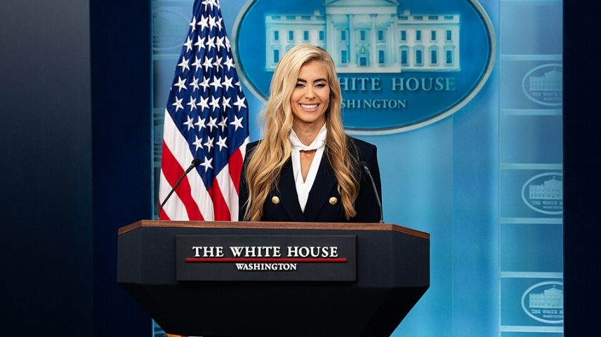 Secretária de imprensa de Trump deixa o cargo em menos de uma semana