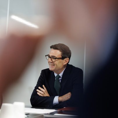 Premiê britânico diz que Rússia interferiu no referendo do Brexit