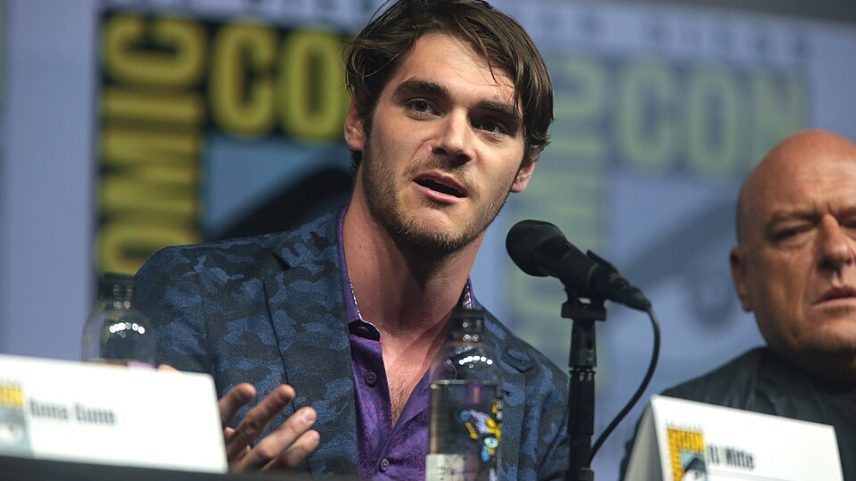 Ator RJ Mitte, de “Breaking Bad”, morre aos 34 anos no Texas, diz site