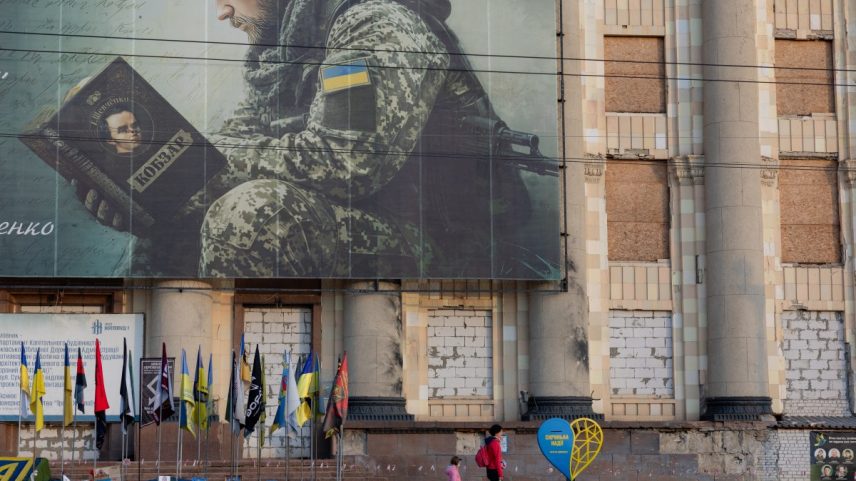 Ucrânia ordena saída de famílias em região reivindicada pela Rússia