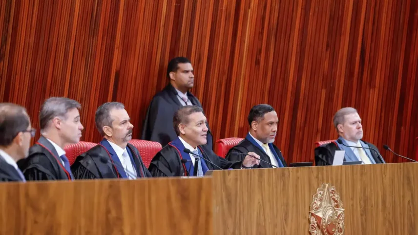 TSE define regras para canais de WhatsApp de candidatos