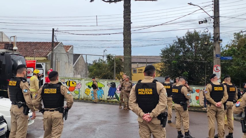 Homem é morto depois de manter 13 crianças reféns em escola de Curitiba