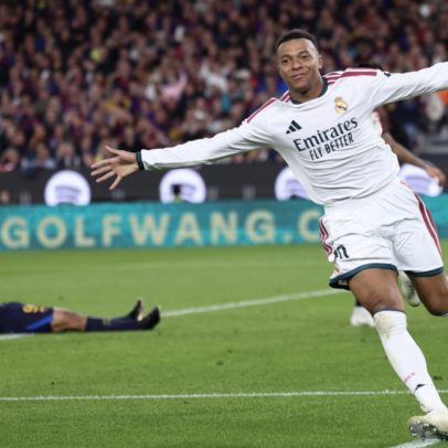 Mbappé faz dois, Real vence o Barcelona e encurta distância em La Liga