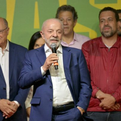 Lula diz que vencerá na "prorrogação" após ficar atrás de Flávio no 1º turno