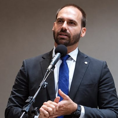 Moraes manda emitir mandado de prisão contra Eduardo Bolsonaro