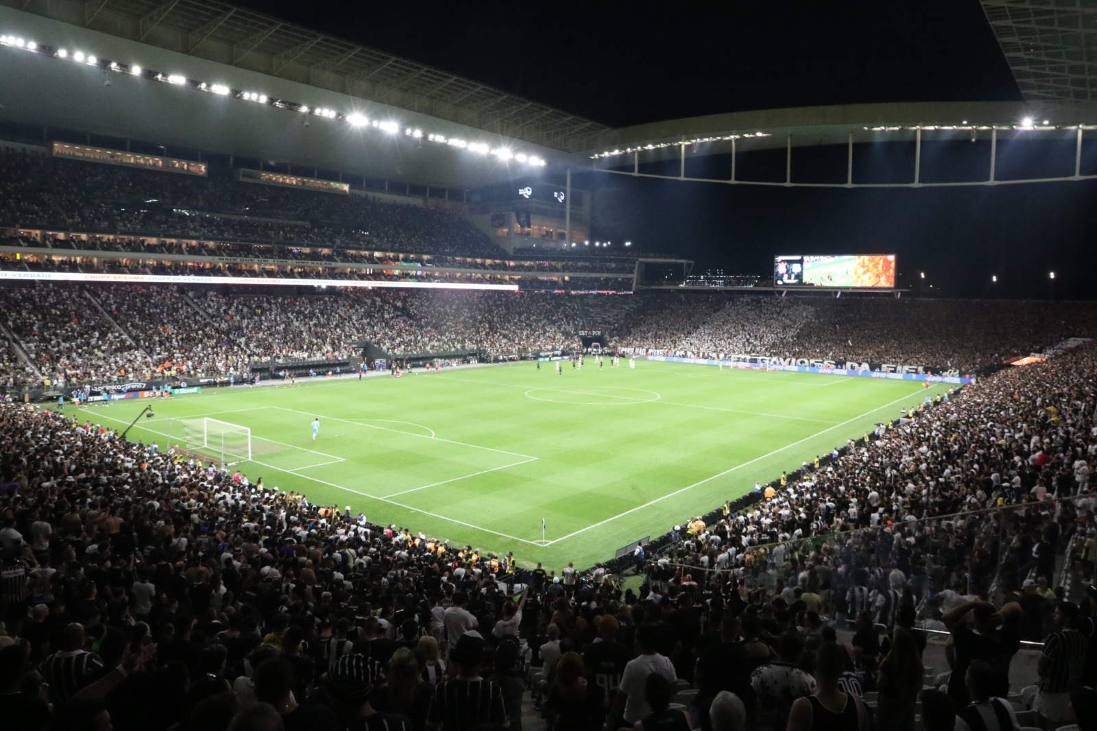 Caixa confirma avanço nas conversas com o Corinthians sobre a dívida da arena