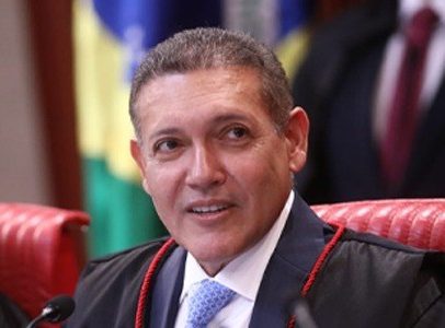 Nunes Marques exige registro de canal pró-Lula; entenda guerra de liminares