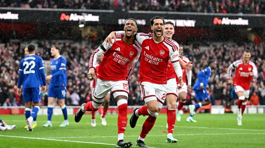 Konsa e Gabriel marcam, e Arsenal bate o Everton para colar no City