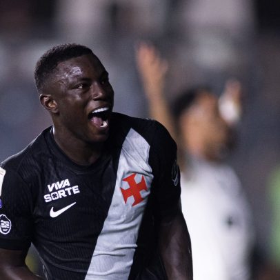 Hinestroza marca duas vezes no fim, e Vasco vira sobre o Corinthians