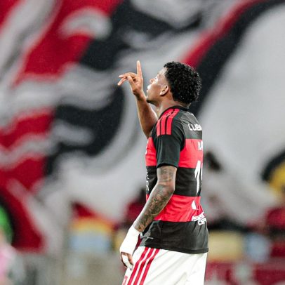 Carrascal converte pênalti no fim e Flamengo retoma a liderança