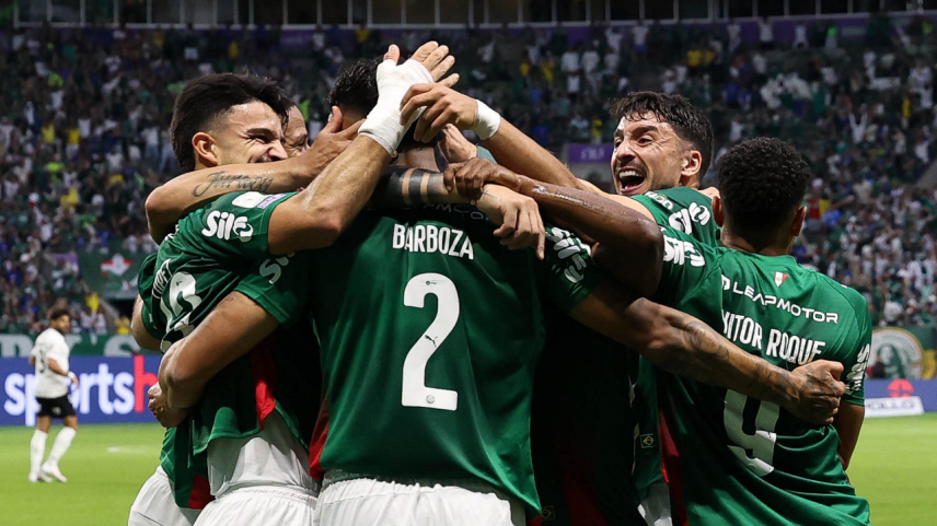 Giay marca duas vezes, e Palmeiras atropela o Corinthians no Derby