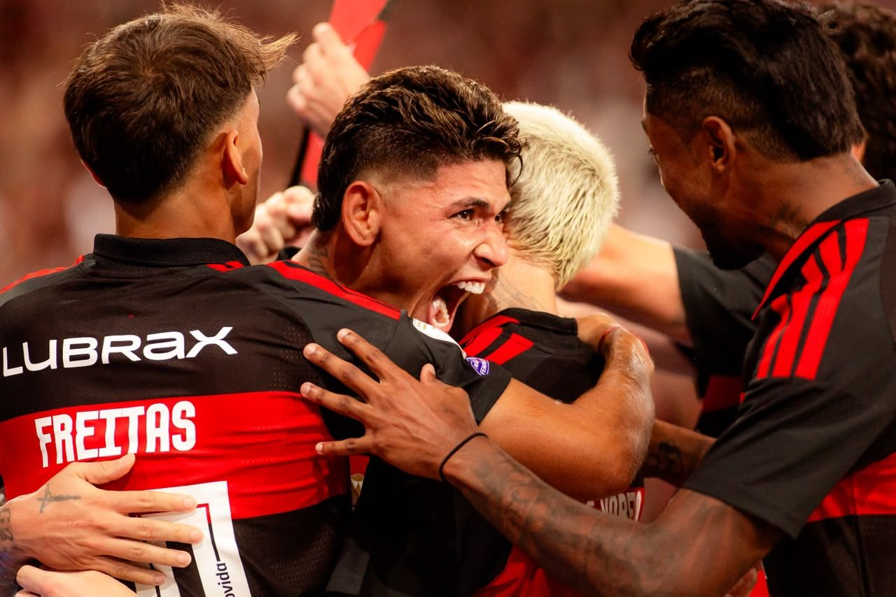 Flamengo viaja a La Plata com cinco desfalques e 23 relacionados