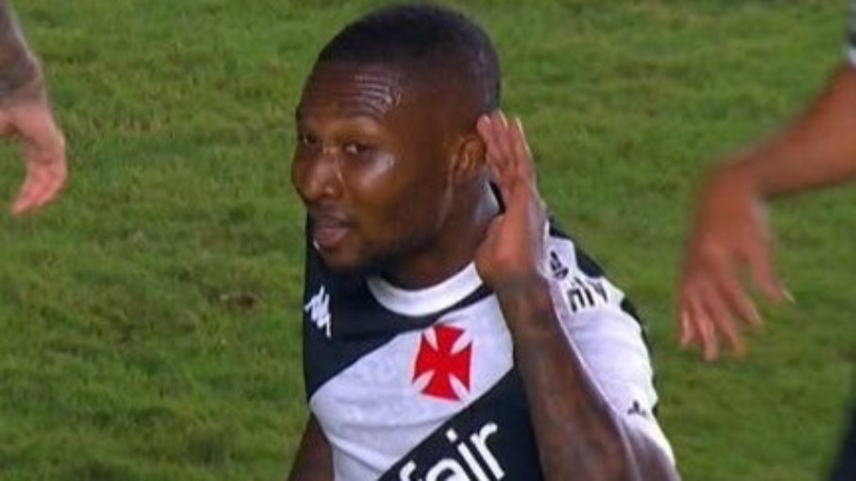 Loide Augusto volta a ser relacionado pelo Vasco após 14 meses fora