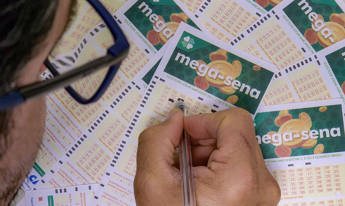 Mega-Sena 3074: confira os números sorteados neste sábado (24)