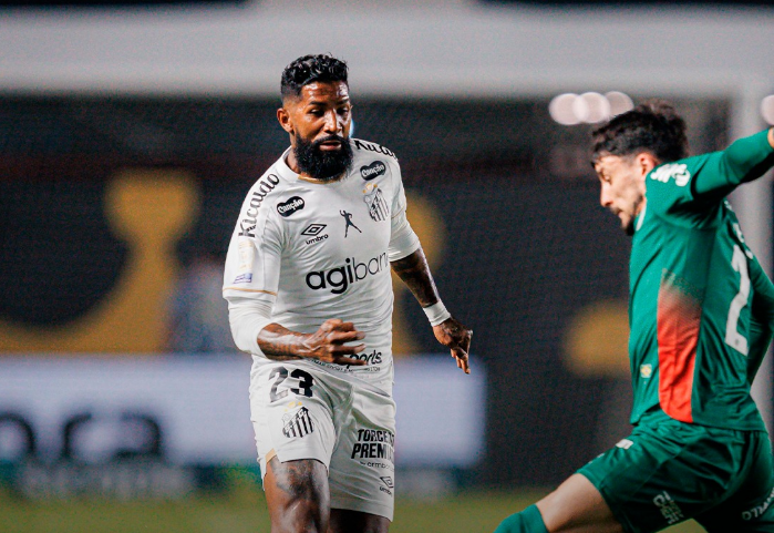 Carlos Miguel e Diógenes brilham, e clássico na Vila termina sem gols