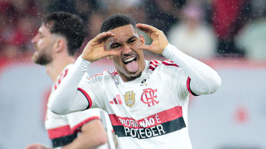 Pedro e Samuel Lino marcam duas vezes e Flamengo goleia o Vasco