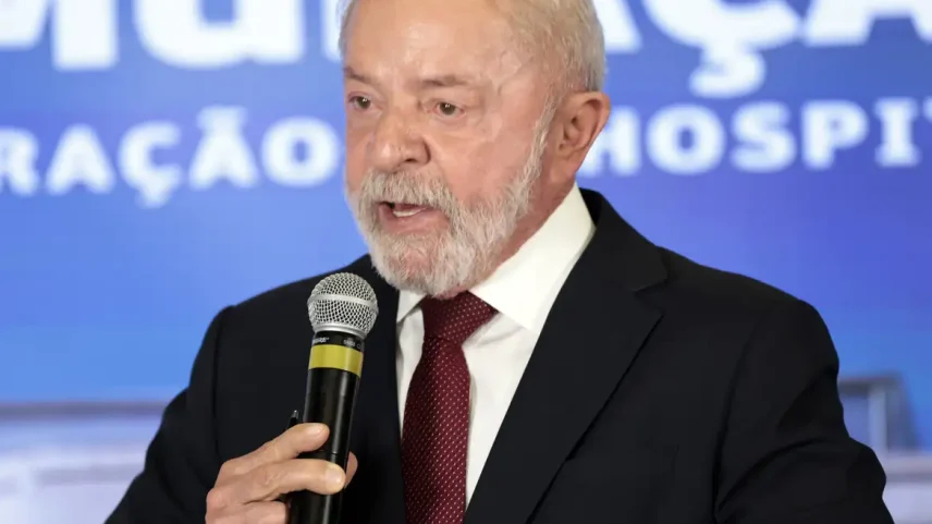 Em fala transmitida por engano, Lula reclama de campanha "aquém da minha possibilidade"