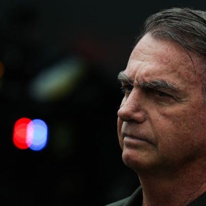 Bolsonaro pede suspensão da pena e novo julgamento; Nunes Marques relata
