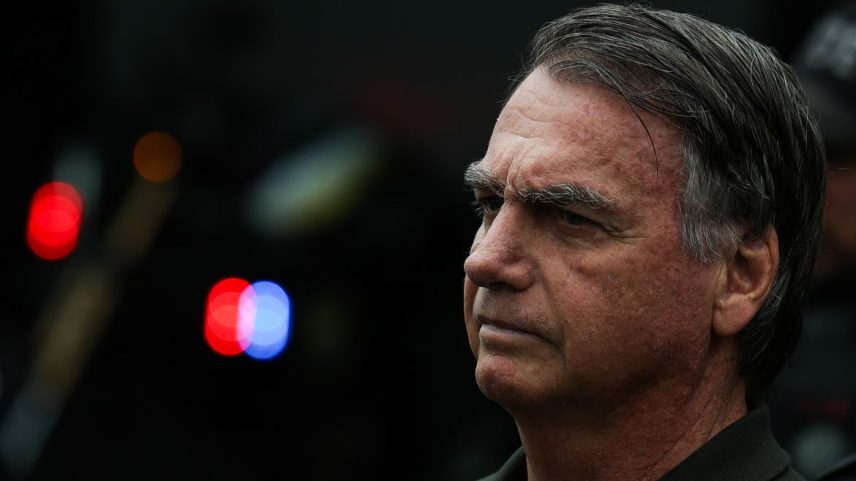 Bolsonaro pede suspensão da pena e novo julgamento; Nunes Marques relata
