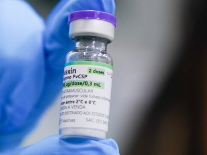 Vacina brasileira contra malária recebe aval para testes em humanos