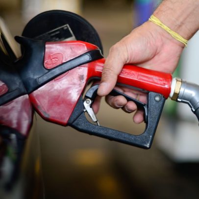 ICMS da gasolina, diesel e gás de cozinha deve subir em 2027