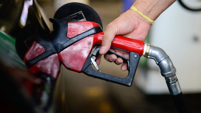 ICMS da gasolina, diesel e gás de cozinha deve subir em 2027