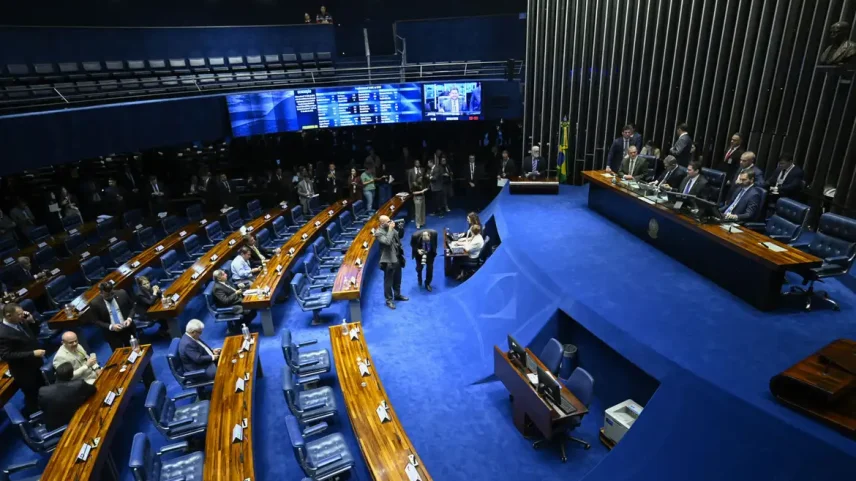 Senado terá 40 novos nomes e recorde de mulheres em 2027