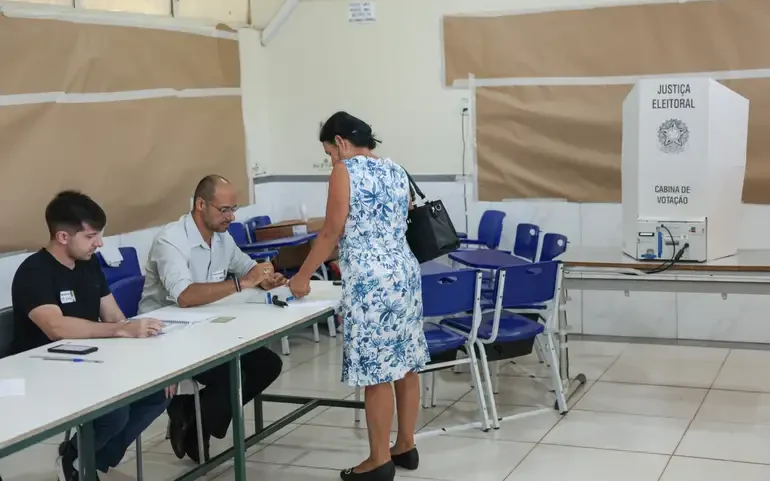 Total de seções eleitorais alteradas cai de 4,3 mil para 453; veja como consultar