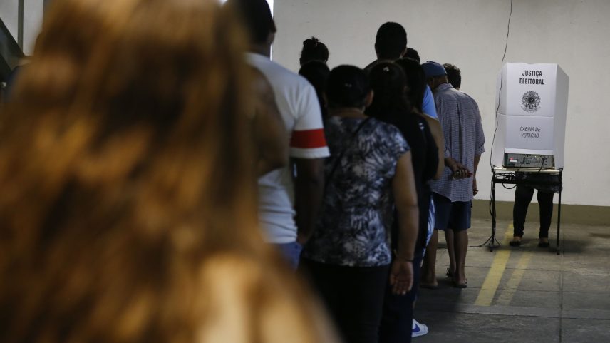 Confira a agenda dos candidatos em último dia antes das eleições