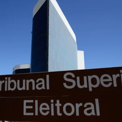 TSE avalia suspender canais políticos no WhatsApp na reta final da eleição