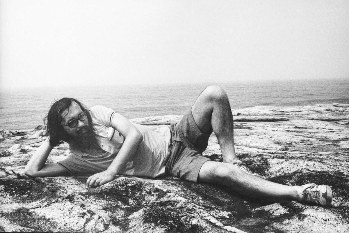 Leminski traz poesia revitalizante em tempos de polarização e lacração Poeta Paulo Leminski em retrato de Dico Kremer, que integrou a exposição 'Convivência' (Foto: Dico Kremer/Divulgação)