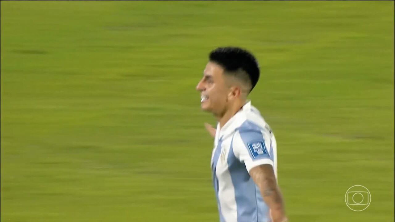 Benfica busca Almada para substituir Di María, mas Textor descarta venda Foto: Reprodução