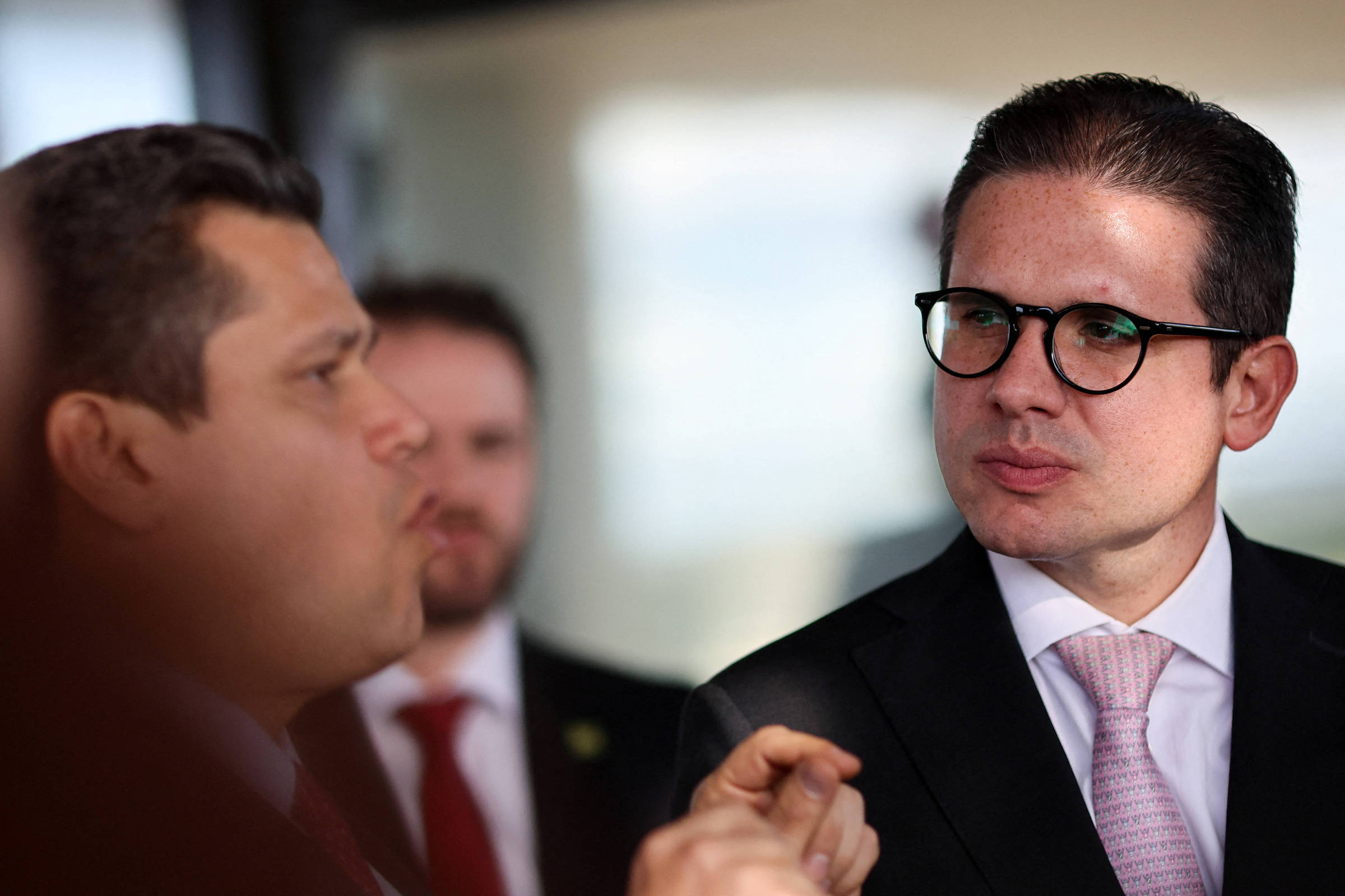 Os presidentes do Senado, Davi Alcolumbre (União Brasil-AP), à esquerda, e da Câmara, Hugo Motta (Republicanos-PB) (Foto: Adriano Machado - 3.jun.25/Reuters)