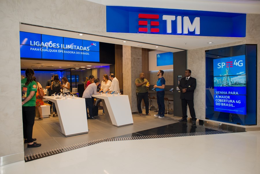 Ações da Tim iniciam negociação após grupamento e desdobramento de ações Foto: Reprodução