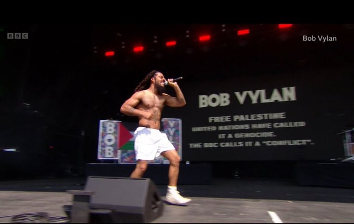 Show de Bob Vylan no Glastonbury (Foto: Reprodução)