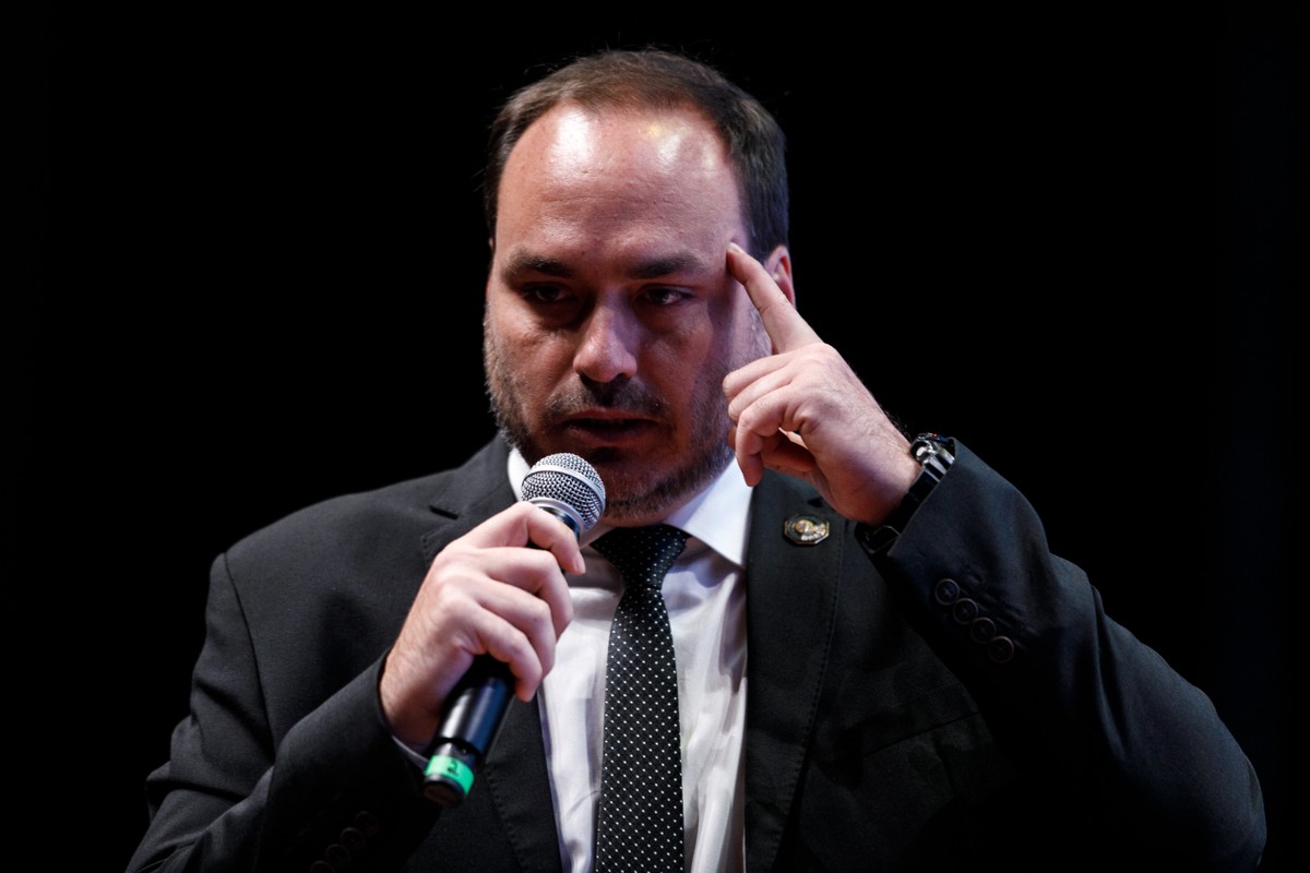 Carlos Bolsonaro em evento do Partido Liberal (PL), em Brasília — Foto: Brenno Carvalho / Agência O Globo