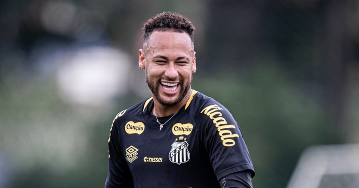 Santos retorna aos gramados contra o Flamengo após mais de um mês sem jogar Neymar volta a jogar pelo Santos nesta quarta, contra o Flamengo. (Foto: Raul Baretta/Santos FC)