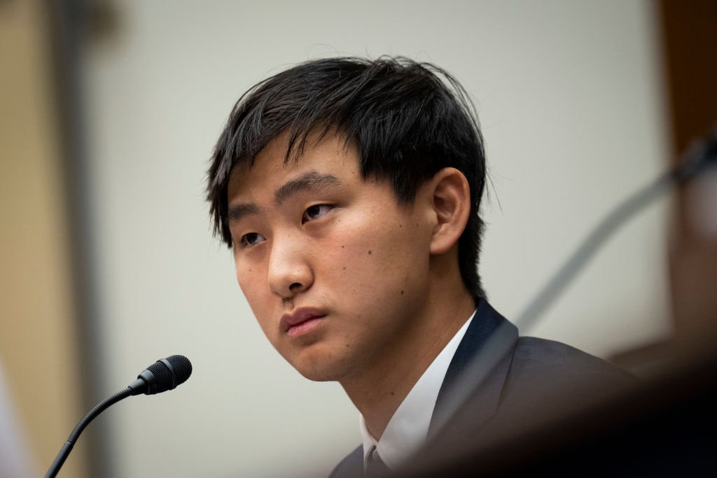 Meta investe R$ 80 bilhões em jovem líder para transformar o futuro da inteligência artificial Alexandr Wang: CEO da Scale AI é mais nova contratação da Meta (Foto: Drew Angerer/Getty Images)