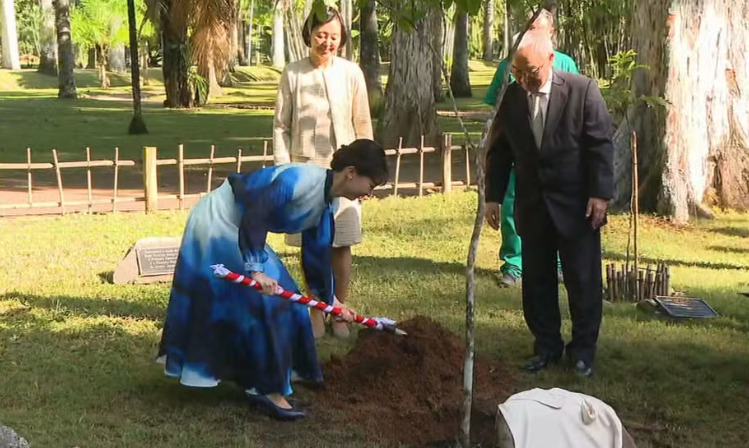 Princesa Kako de Akishino no Jardim Botânico (Foto: Reprodução)