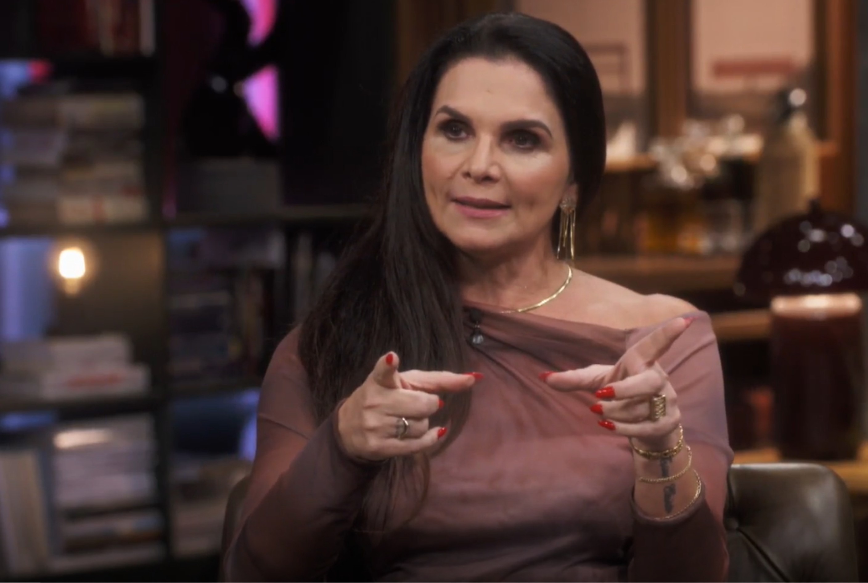 Ambiel revela sua trajetória como criadora de conteúdo adulto e sua descoberta pessoal Foto: Reprodução