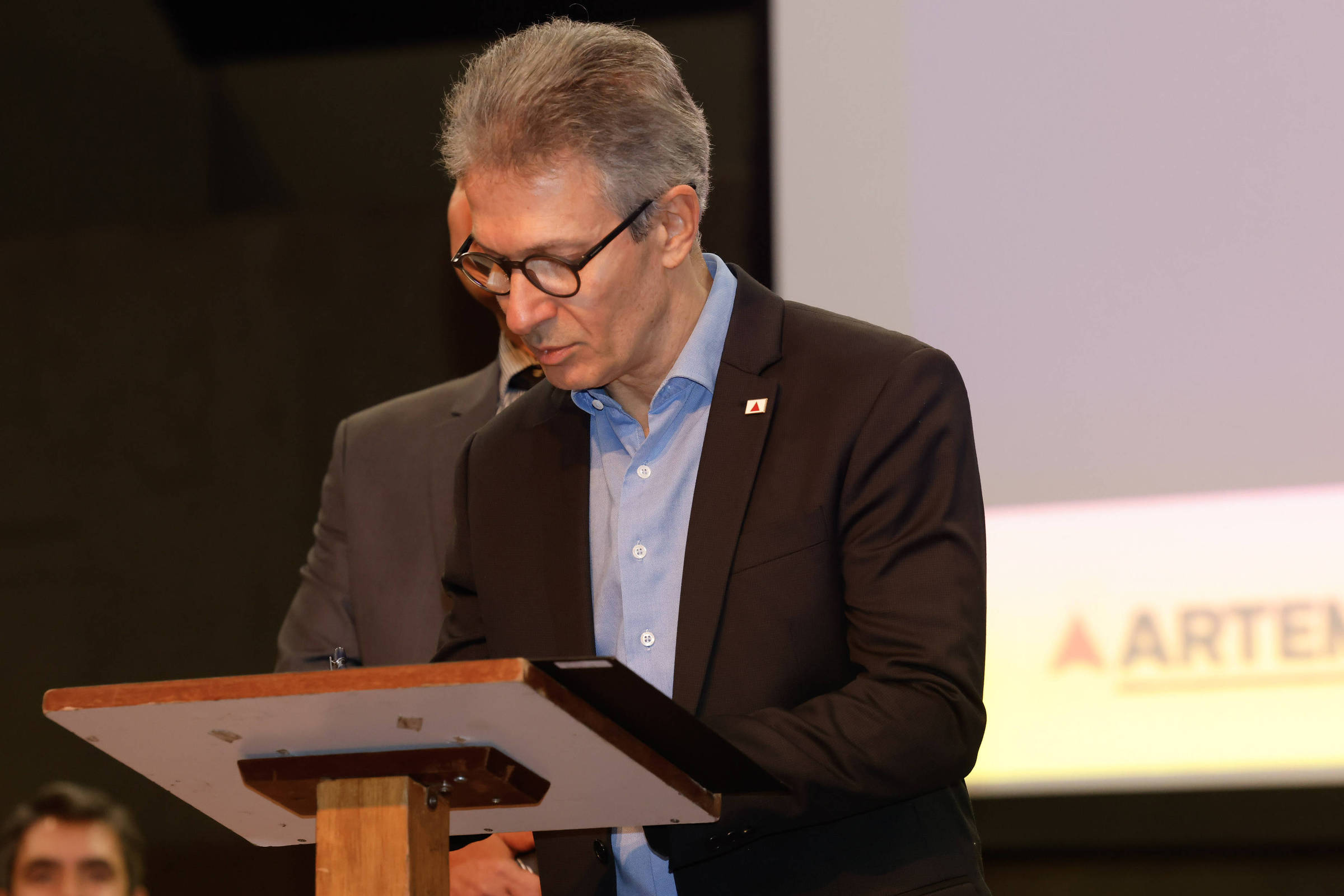 Romeu Zema em cerimônia de posse da diretoria da Agência Reguladora de Transportes de Minas Gerais (Foto: Dirceu Aurelio/Governo MG/Divulgação)