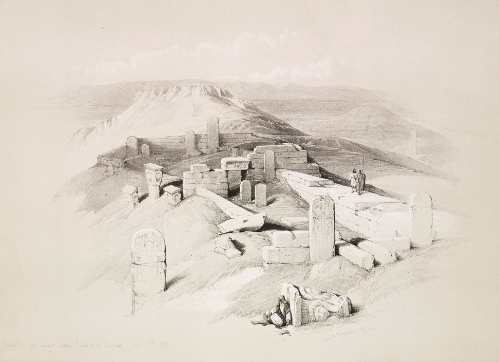 Inscrição egípcia antiga gera nova discussão sobre a figura de Moisés Ruínas do antigo templo egípcio de Serabit el-Khadim, Gebel Garabe, Sinai, Egito, gravura de A Terra Santa, Síria, Idumeia, Arábia, Egito e Núbia, Volume III, litografias de Louis Haghe a partir de desenhos de David Roberts, Londres, 1849. (Foto: De Agostini via Getty Images)
