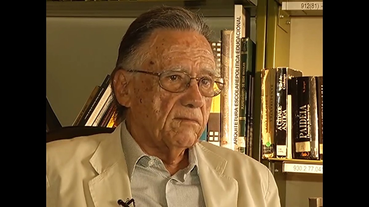 Morre aos 100 anos o arquiteto Carlos Lemos, criador do famoso Copan Arquiteto Carlos Lemos, colaborador de Oscar Niemeyer (Foto: Reprodução do YouTube)