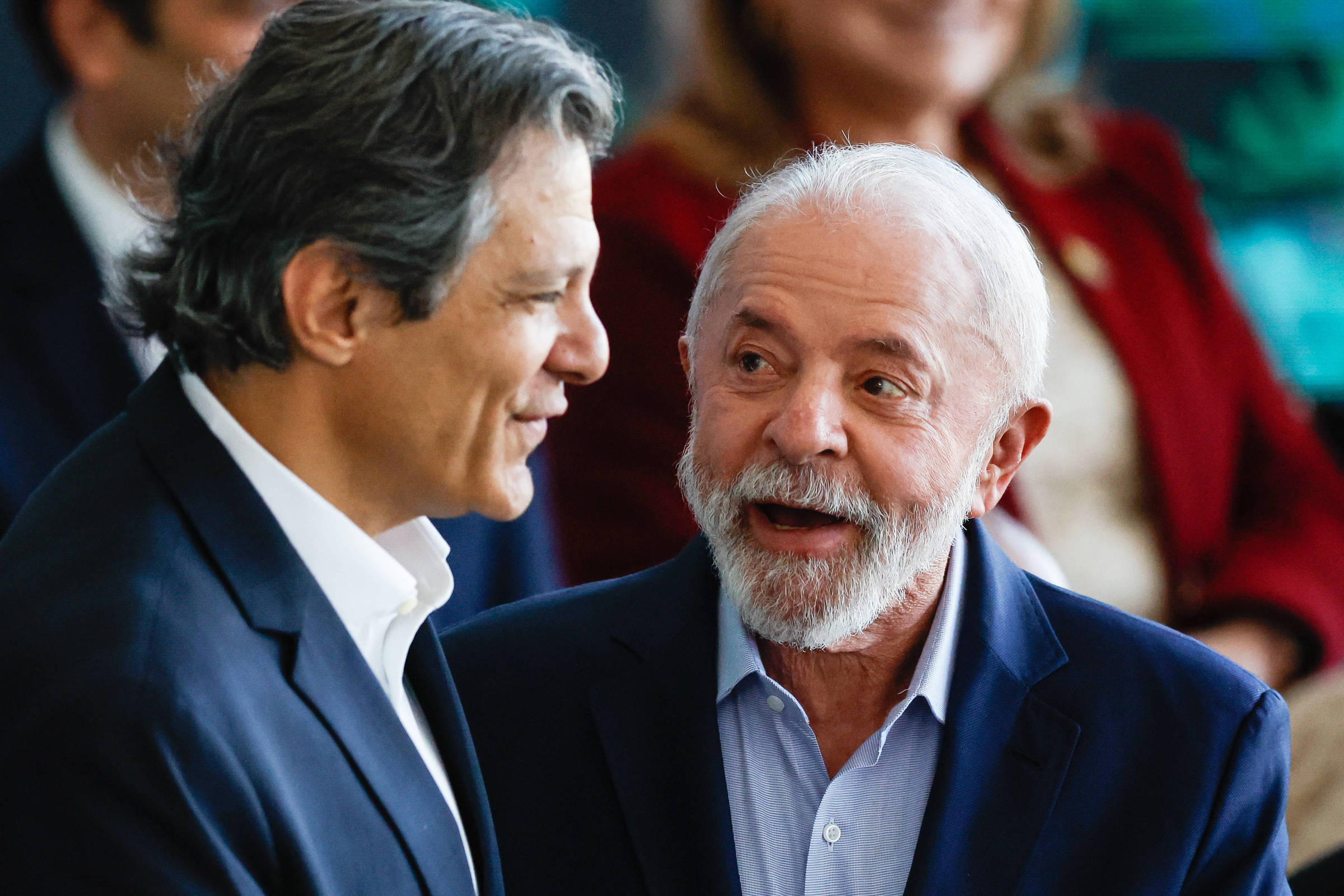 Haddad considera deixar Fazenda para se dedicar à campanha presidencial de 2026 Presidente Luiz Inácio Lula da Silva e o ministro da Fazenda, Fernando Haddad, participam de cerimônia de lançamento do Plano Safra 2025, no Palácio do Planalto (Foto: Gabriela Biló - 1.jul.2025/Folhapress)