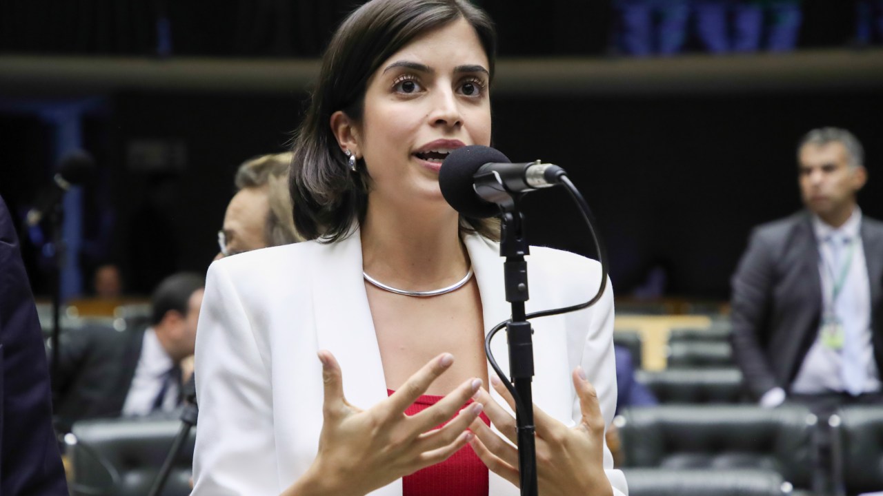 Companhia aérea cancela voo de Tabata para os EUA e gera polêmica Justiça mandou United Airlines indenizar Tabata, mas empresa recorreu (Foto: Mario Agra/Câmara dos Deputados)