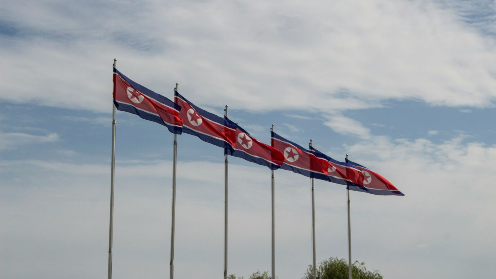 Seis americanos são detidos ao tentarem enviar Bíblias para a Coreia do Norte Imagem Ilustrativa. (Foto: Reprodução/Unsplash/Micha Brändli)